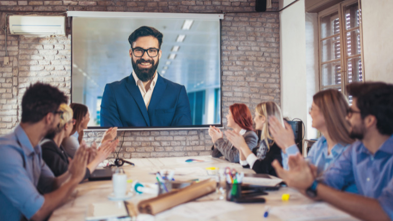 why is there apprehension among IT professionals about cloud services?