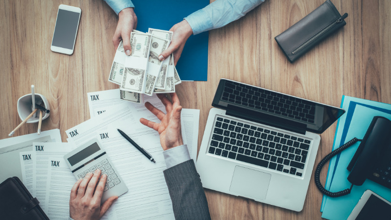 are big IT companies using cloud services